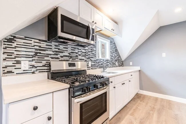 2 bed, 1 bath apartment for rent at 14 Stanley Ave Unit 2, Taunton — photo 1 of 10