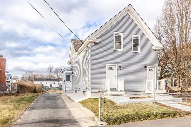 2 bed, 1 bath apartment for rent at 14 Stanley Ave Unit 2, Taunton — photo 9 of 10