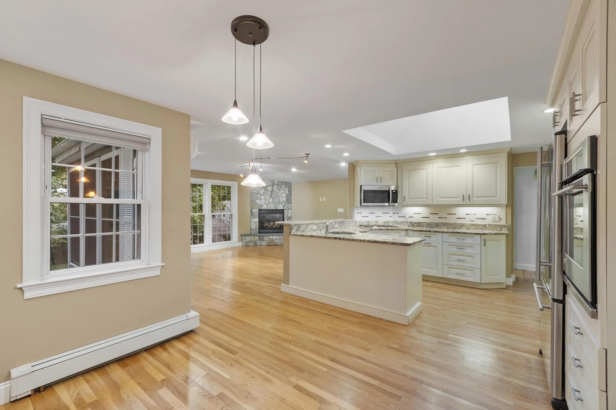 3 bed, 2 bath apartment for rent at 14 Steele St, Stoneham — photo 6 of 39