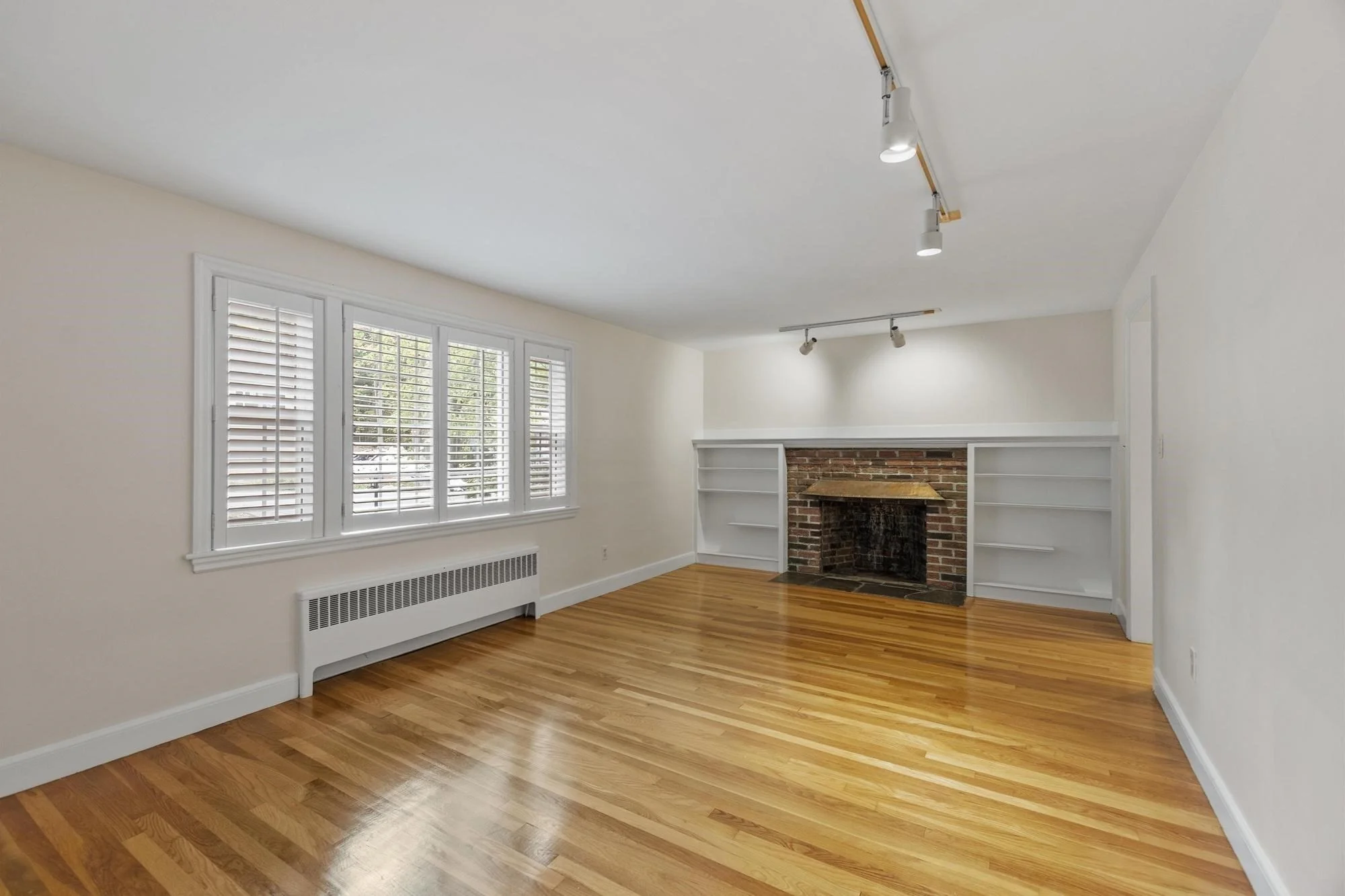 3 bed, 2 bath apartment for rent at 14 Steele St, Stoneham — photo 11 of 39