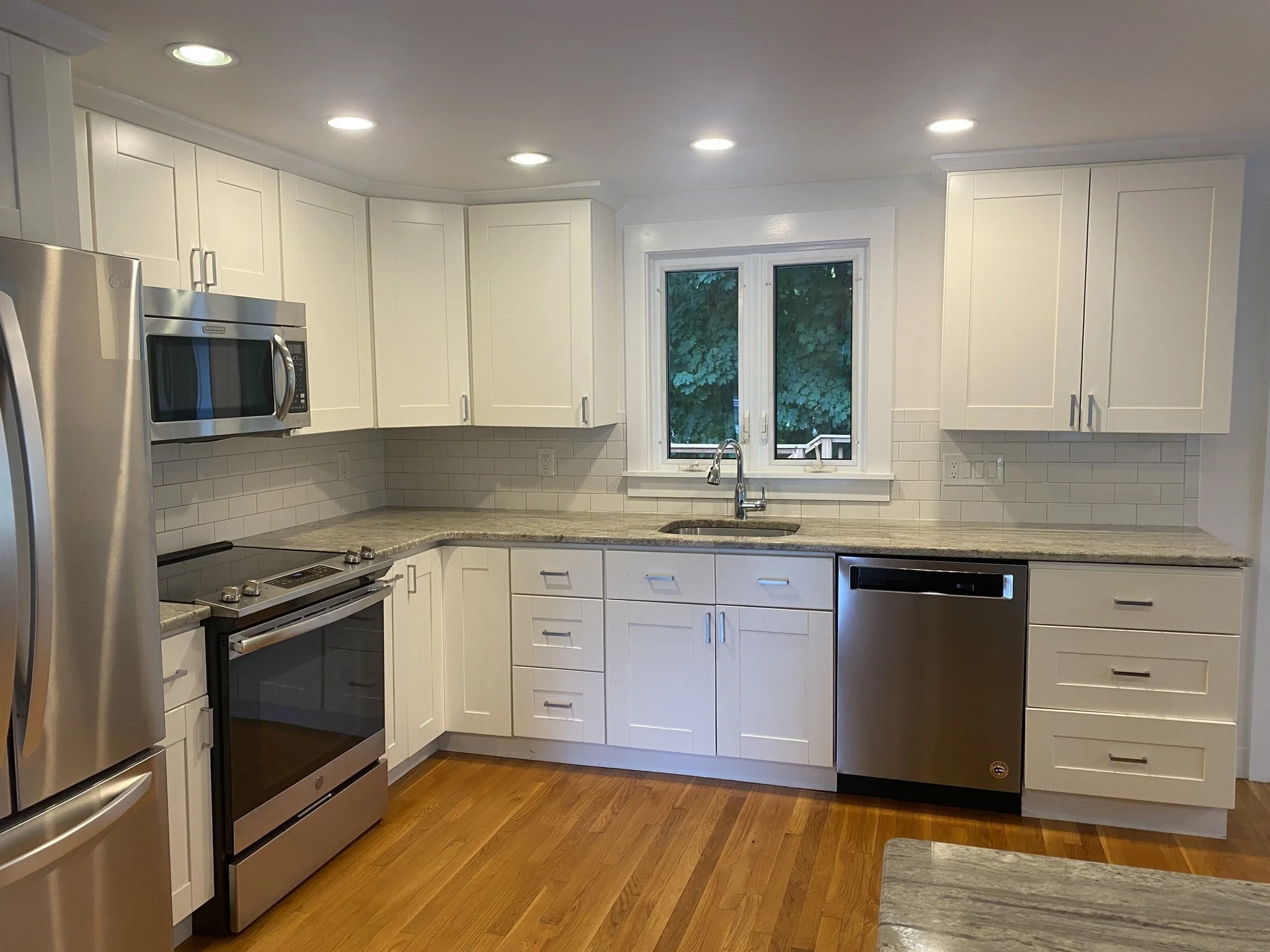 3 bed, 1 bath apartment for rent at 14 Stephen Pl Unit 0, Oak Hill — photo 2 of 17