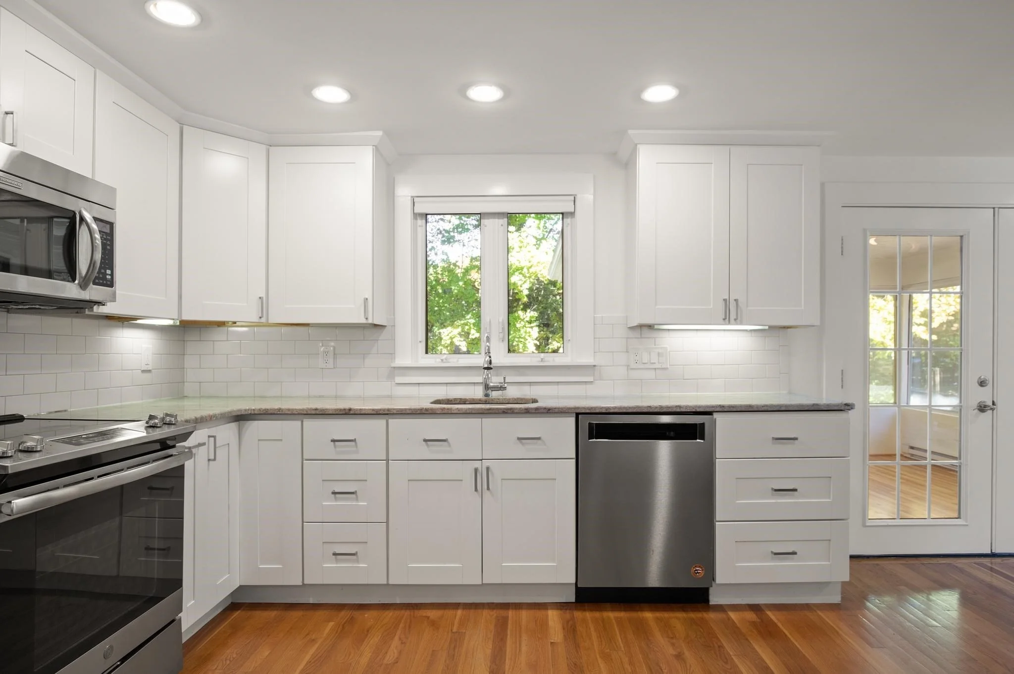 3 bed, 1 bath apartment for rent at 14 Stephen Pl Unit 0, Oak Hill — photo 5 of 16