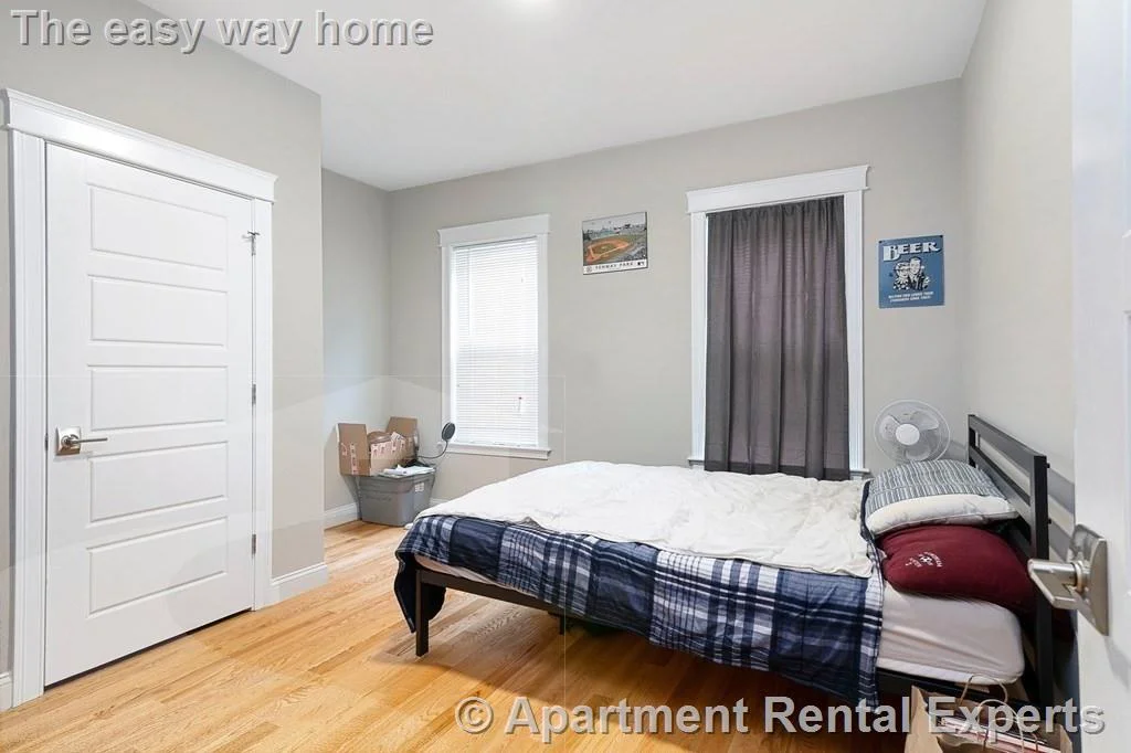 4 bed, 2 bath apartment for rent at 14 Stickney Ave Unit 1, Winter Hill — photo 8 of 10