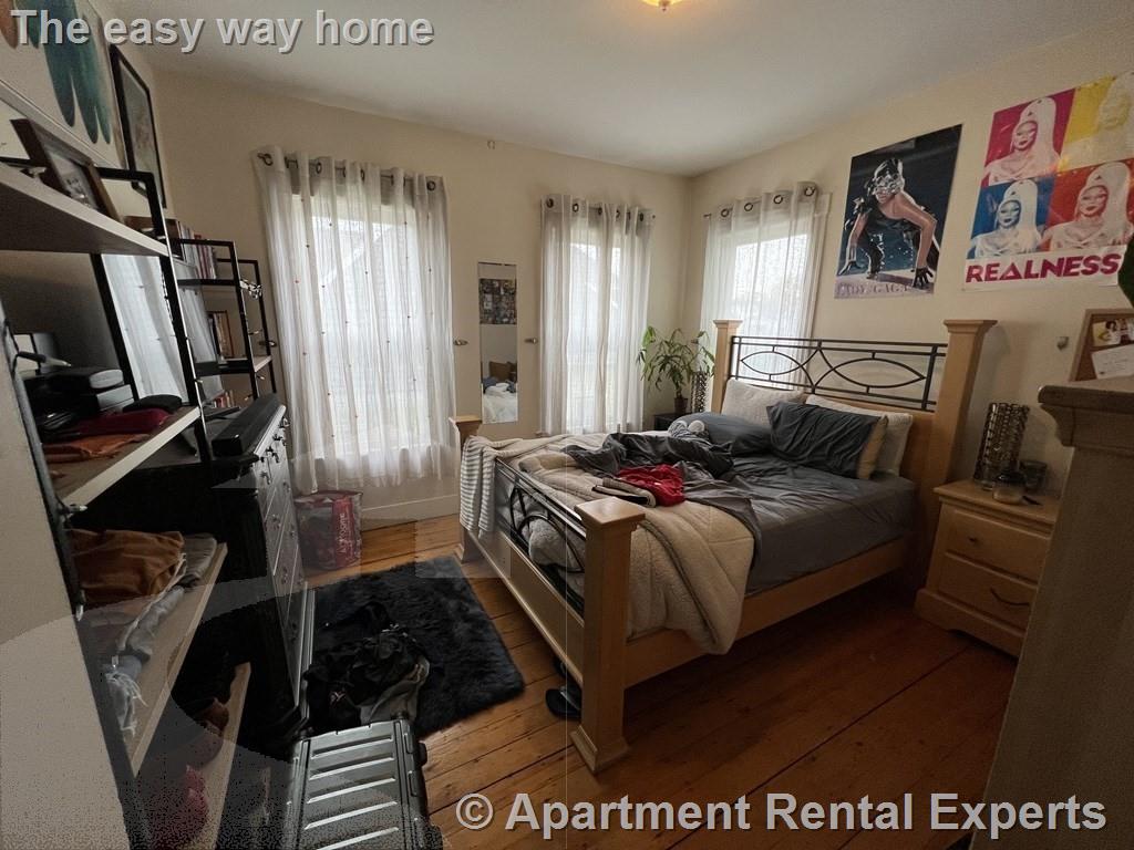 4 bed, 2 bath apartment for rent at 14 Stickney Ave Unit 3, Winter Hill — photo 11 of 16