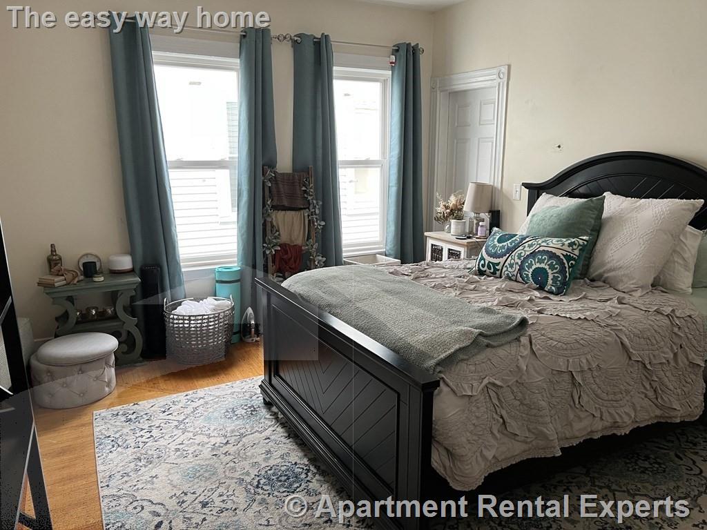 4 bed, 2 bath apartment for rent at 14 Stickney Ave Unit 3, Winter Hill — photo 13 of 16