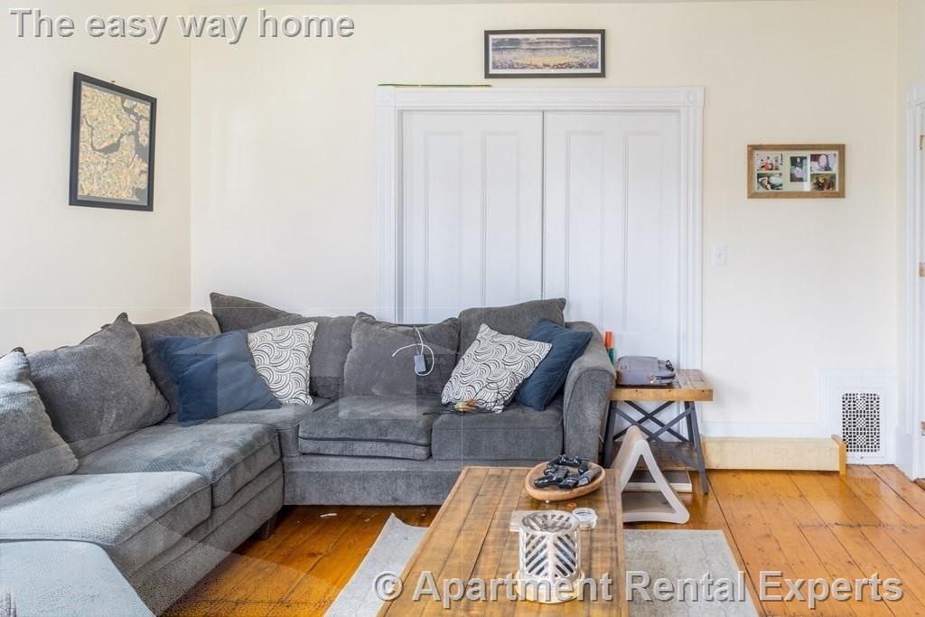 4 bed, 2 bath apartment for rent at 14 Stickney Ave Unit 3, Winter Hill — photo 3 of 16