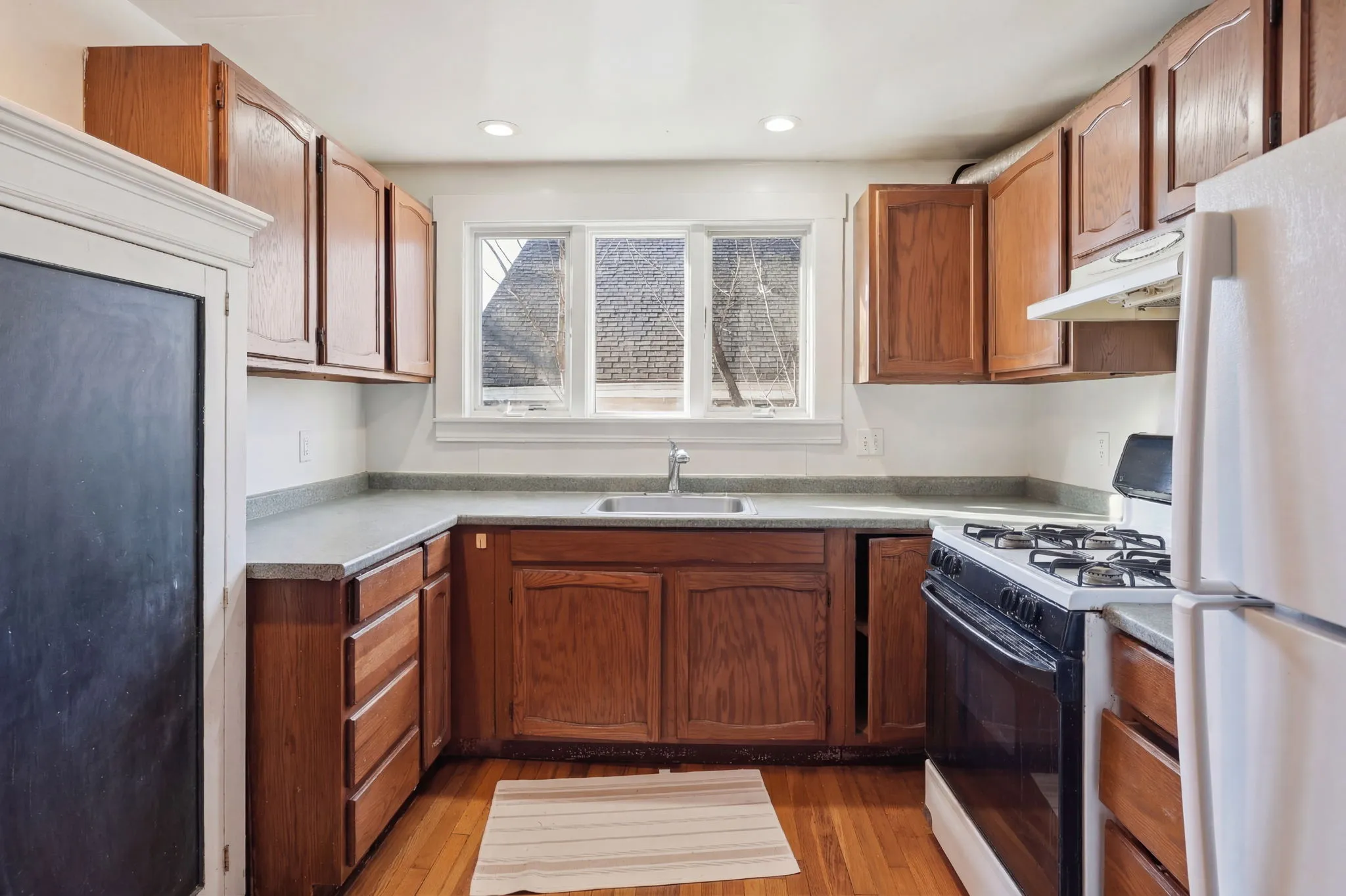 4 bed, 1 bath apartment for rent at 14 Stockwell St Unit 2, Mission Hill — photo 18 of 30