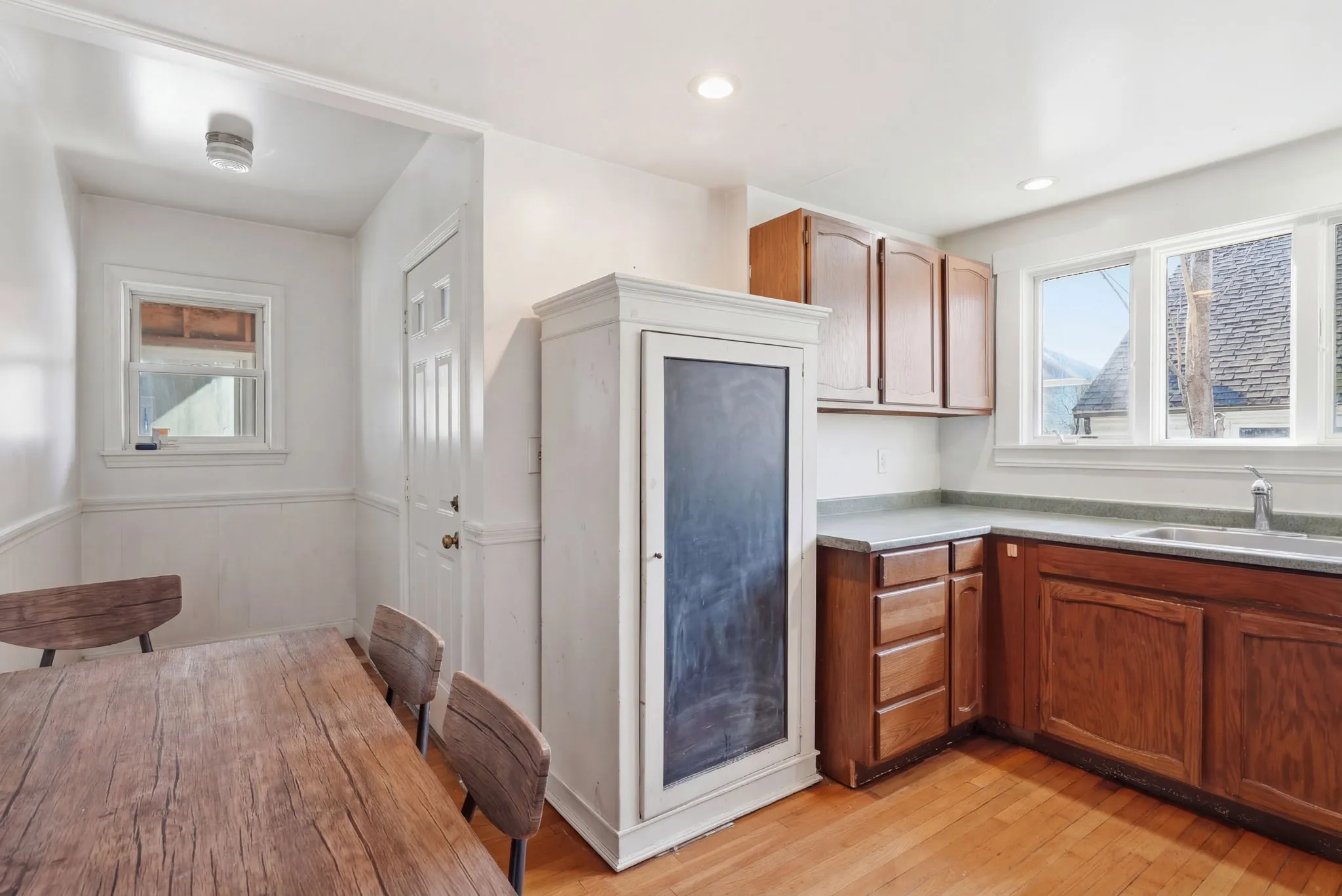 4 bed, 1 bath apartment for rent at 14 Stockwell St Unit 2, Mission Hill — photo 21 of 30