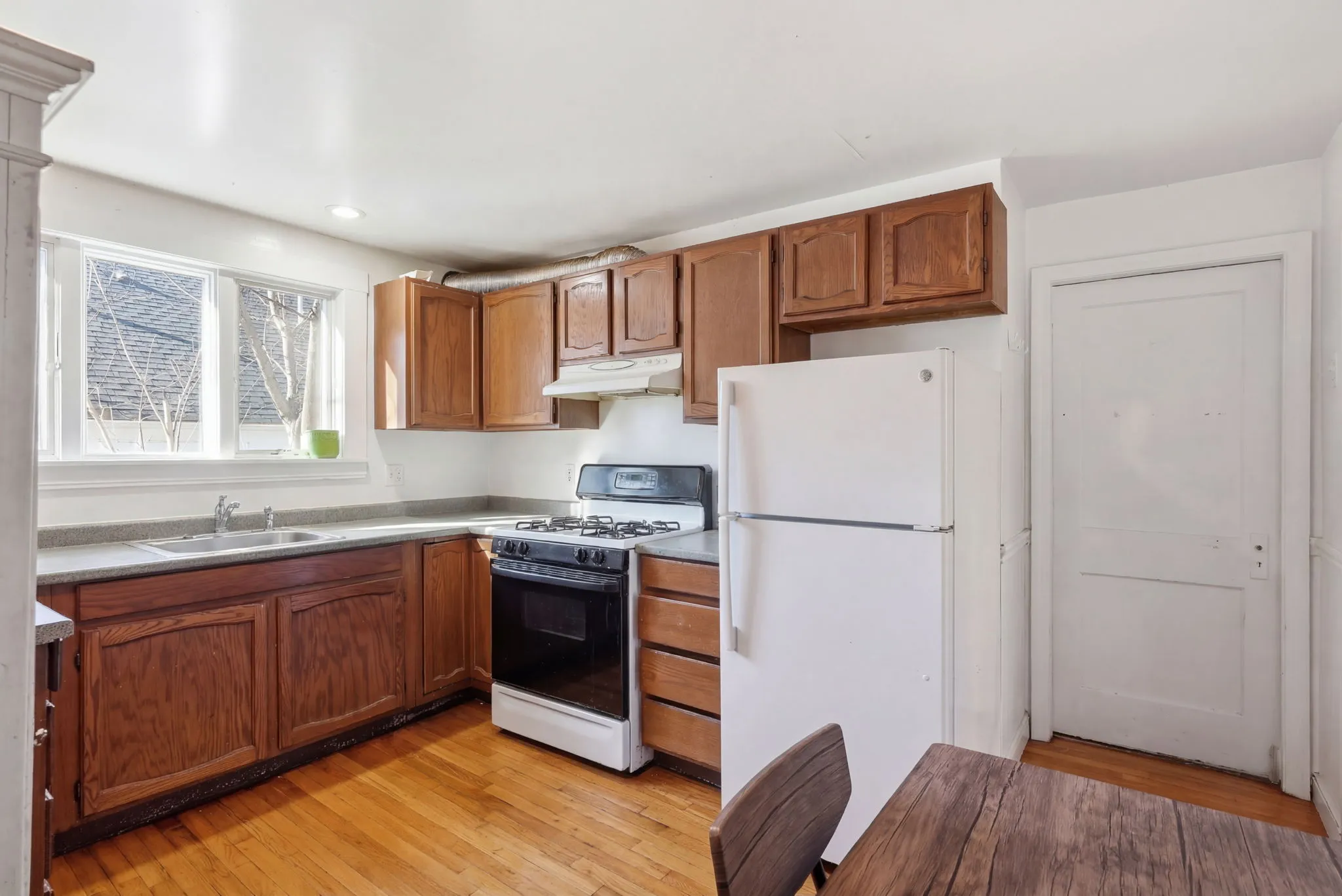 4 bed, 1 bath apartment for rent at 14 Stockwell St Unit 2, Mission Hill — photo 19 of 30