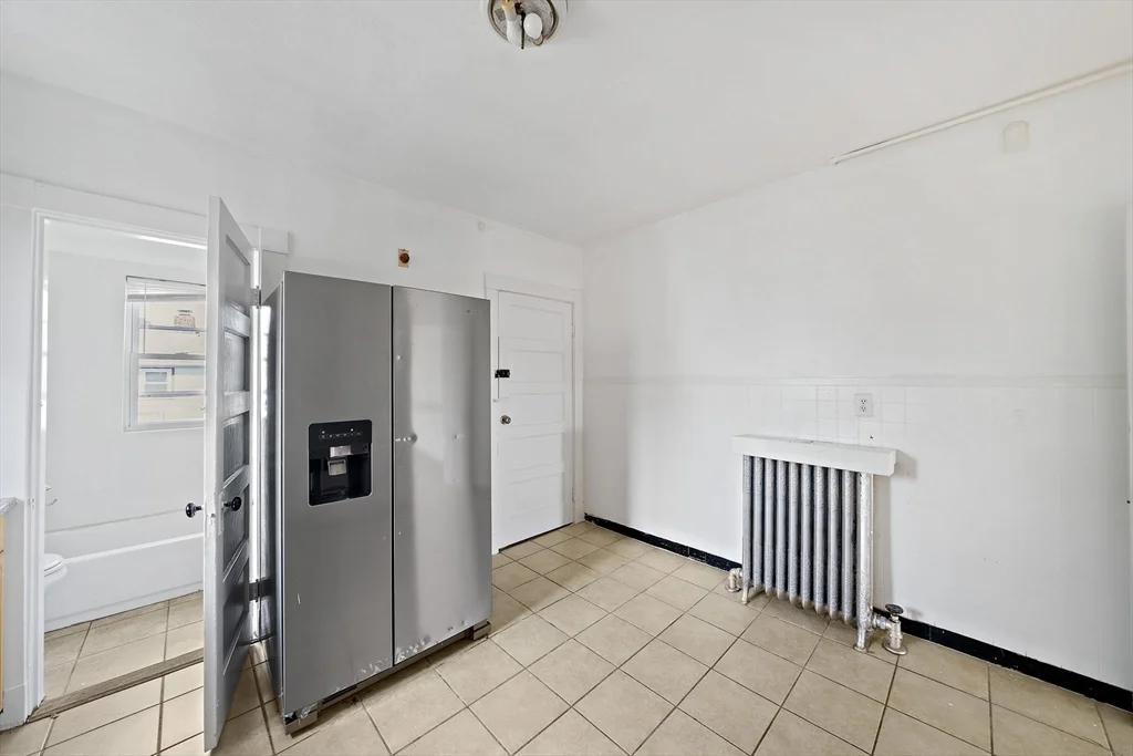 2 bed, 1 bath apartment for rent at 14 Stuart St Unit 2, Everett — photo 5 of 23