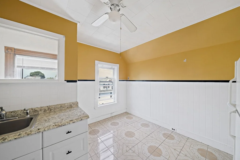 1 bed, 1 bath apartment for rent at 14 Stuart St Unit 3, Everett — photo 6 of 17