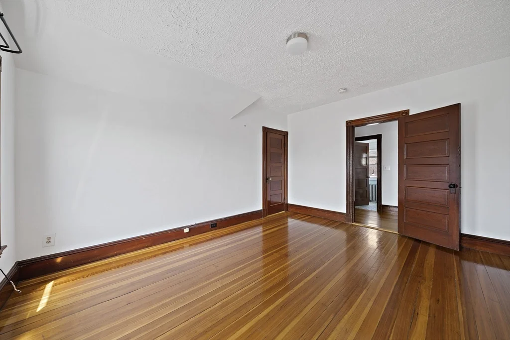 1 bed, 1 bath apartment for rent at 14 Stuart St Unit 3, Everett — photo 8 of 17