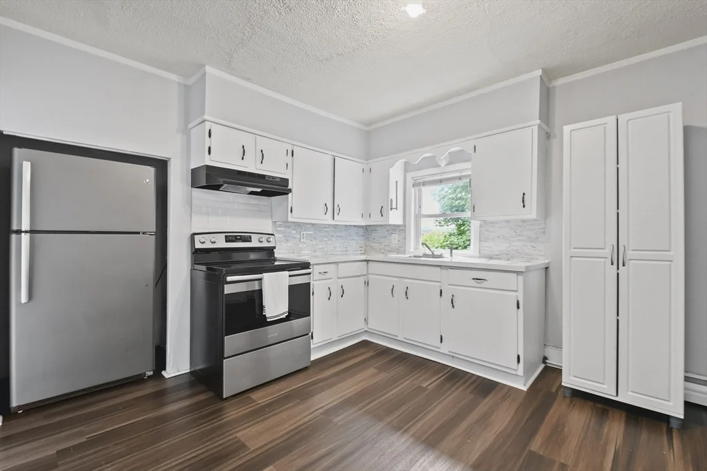 2 bed, 1 bath apartment for rent at 14 Summer Unit 2, Peabody — photo 6 of 19