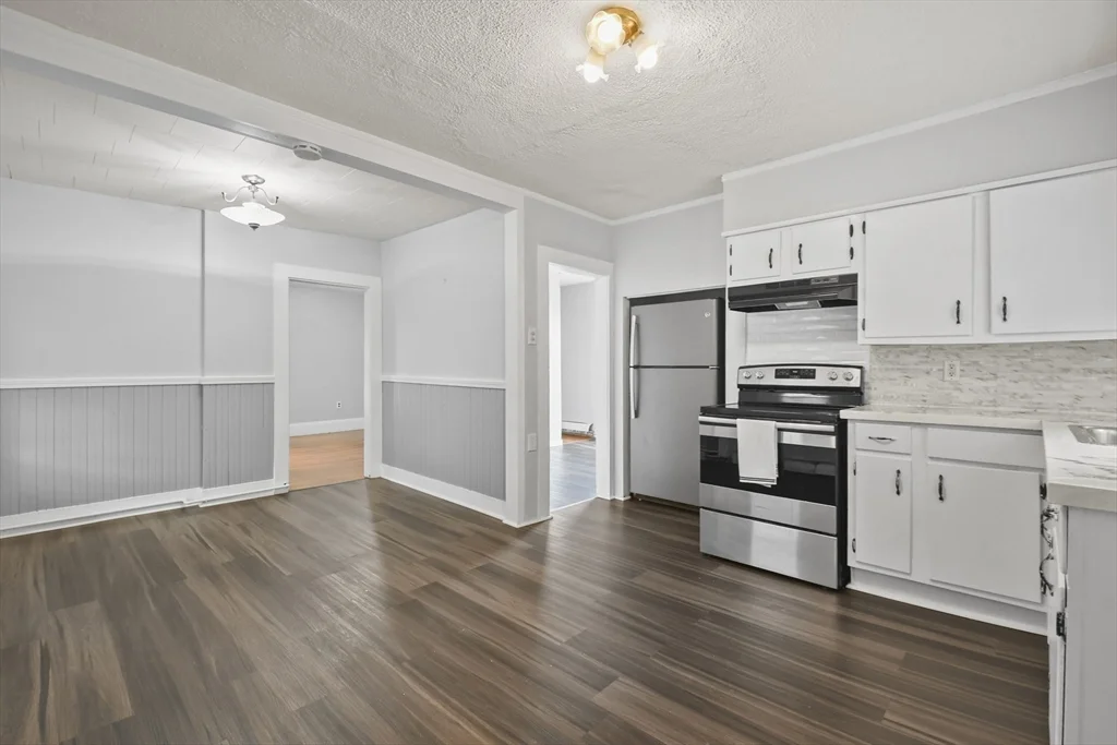 2 bed, 1 bath apartment for rent at 14 Summer Unit 2, Peabody — photo 4 of 19