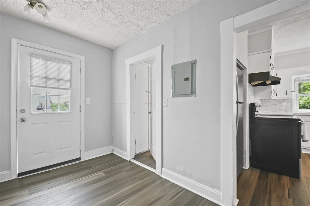 2 bed, 1 bath apartment for rent at 14 Summer Unit 2, Peabody — photo 7 of 19