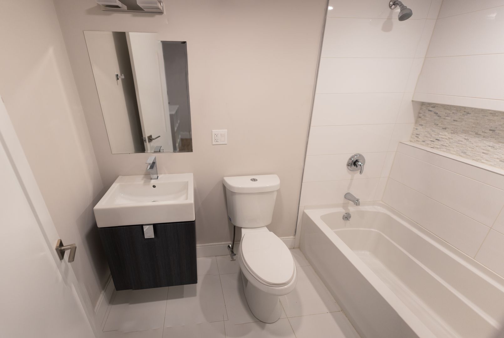 4 bed, 2.5 bath apartment for rent at 14 Sumner St Unit 2, Dorchester — photo 14 of 15