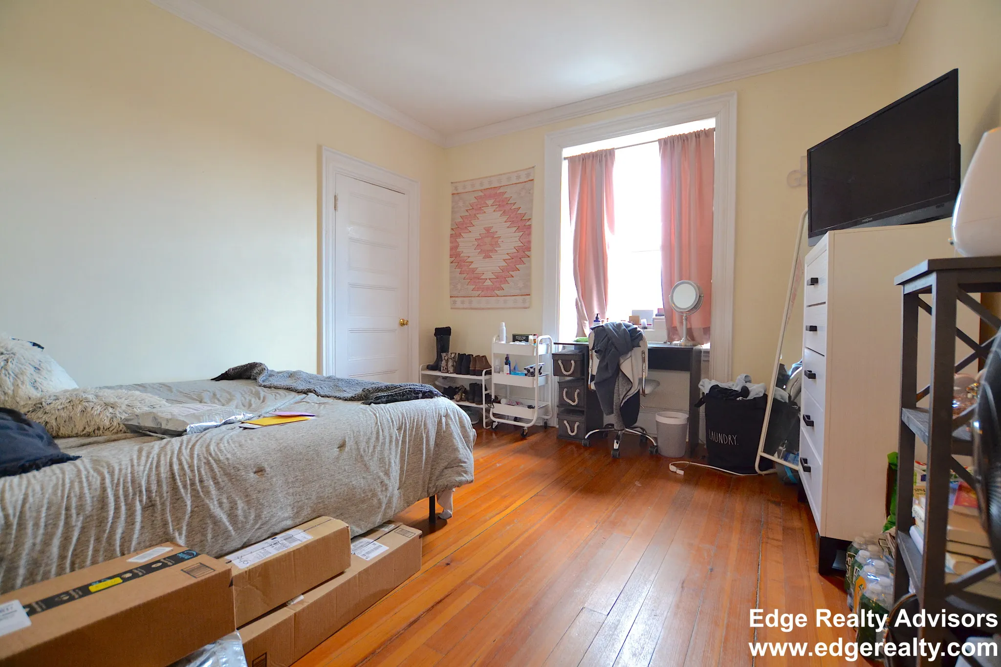 4 bed, 2 bath apartment for rent at 14 Sutherland Rd Unit 3, Brighton — photo 8 of 11