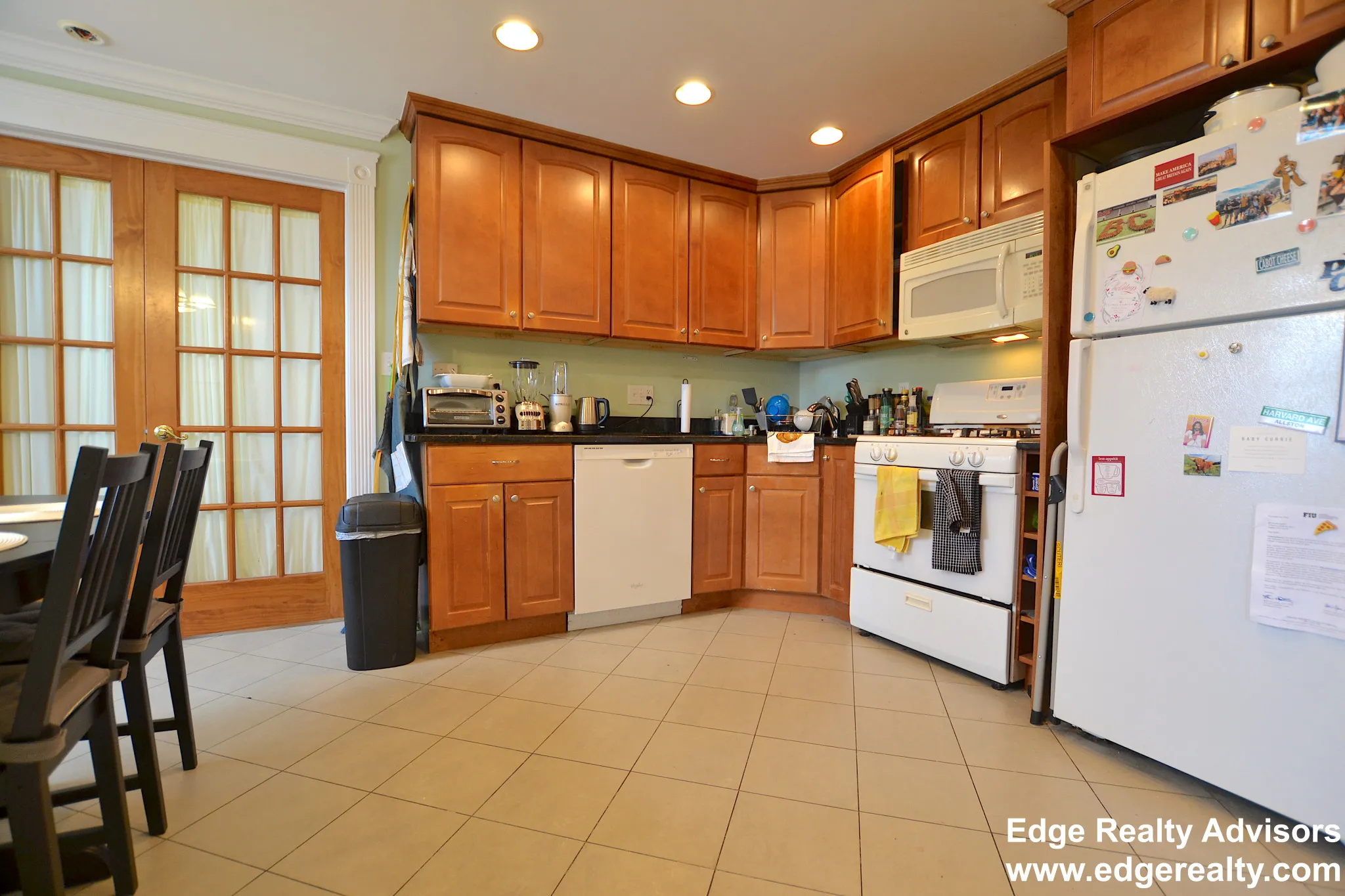 4 bed, 2 bath apartment for rent at 14 Sutherland Rd Unit 3, Brighton — photo 3 of 11