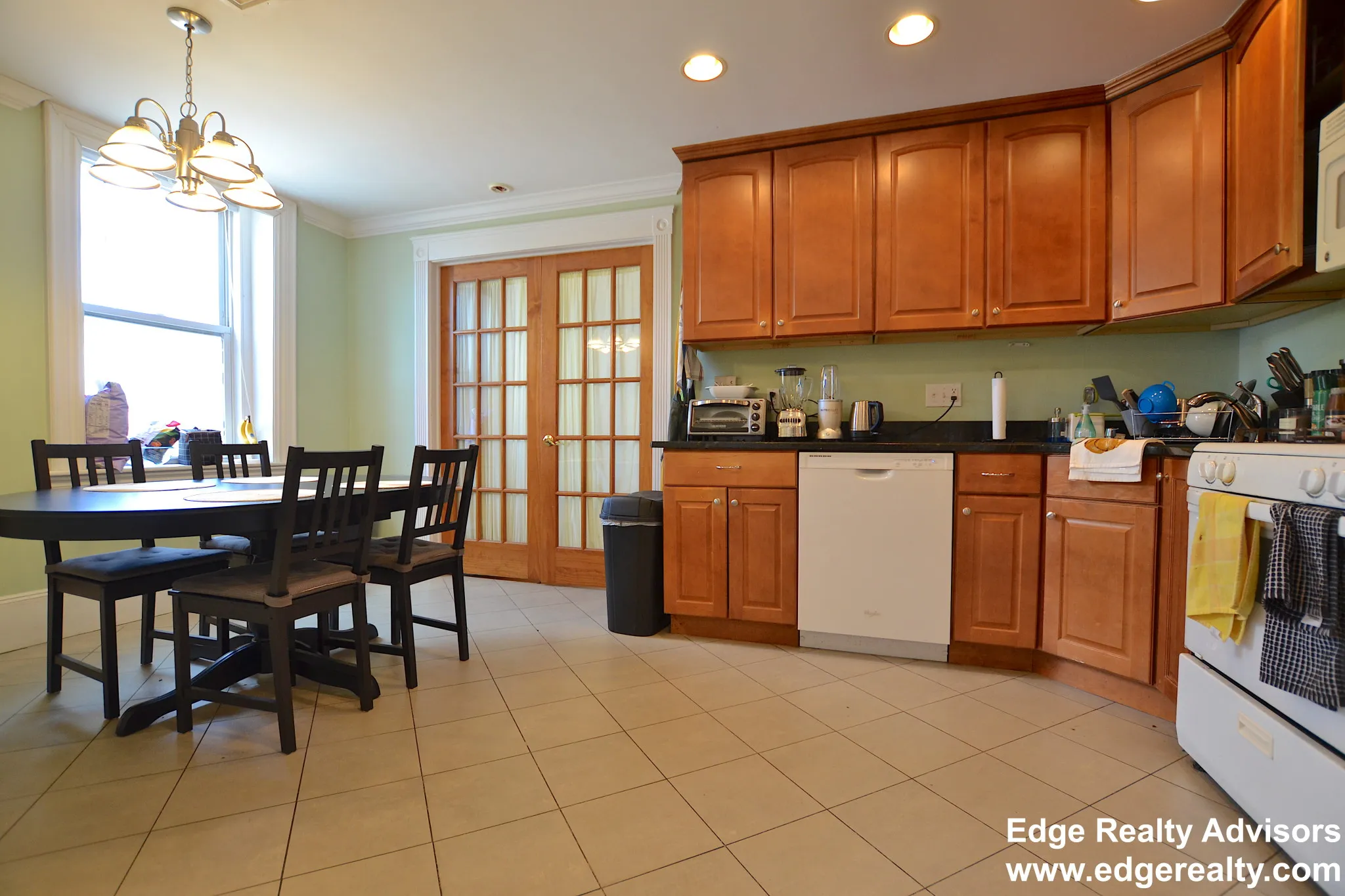 4 bed, 2 bath apartment for rent at 14 Sutherland Rd Unit 3, Brighton — photo 1 of 11