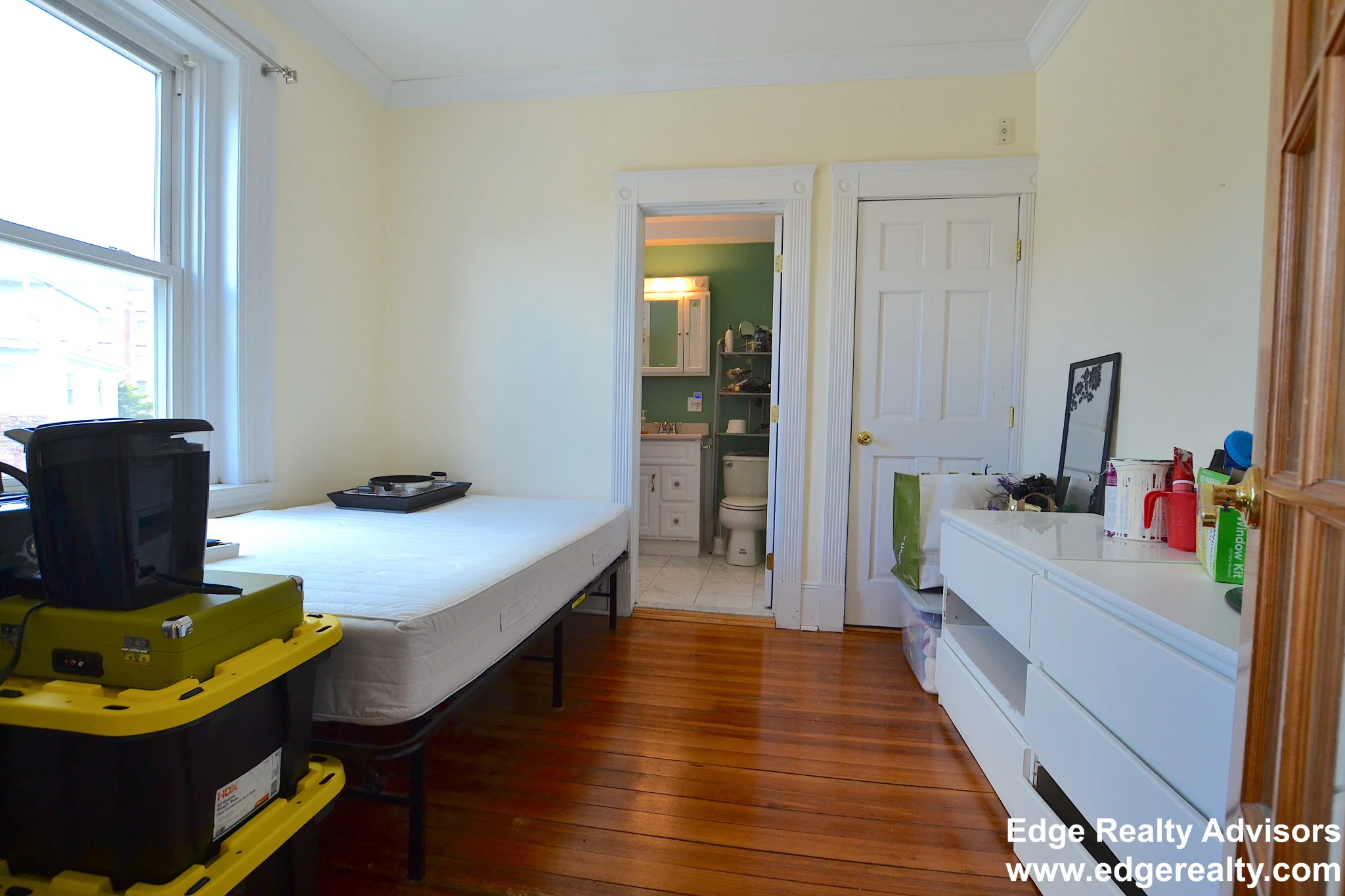 4 bed, 2 bath apartment for rent at 14 Sutherland Rd Unit 3, Brighton — photo 10 of 11