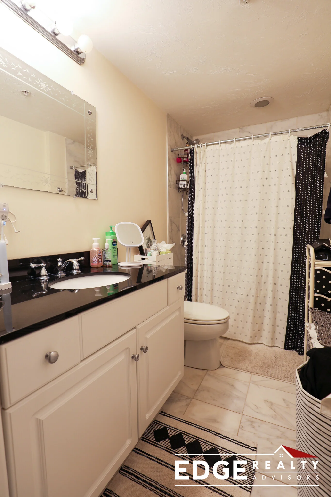 3 bed, 2 bath apartment for rent at 14 Sutherland Rd Unit A, Brighton — photo 4 of 8