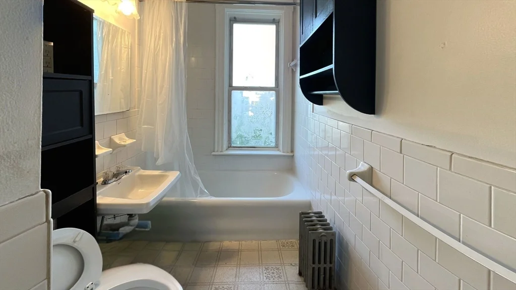 2 bed, 1 bath apartment for rent at 14 Tappan Ave Unit 2F, Attleboro — photo 9 of 10