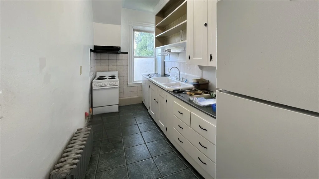 2 bed, 1 bath apartment for rent at 14 Tappan Ave Unit 2F, Attleboro — photo 5 of 10
