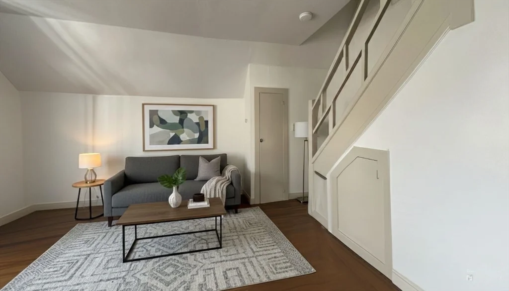 1 bed, 1 bath apartment for rent at 14 Tappan Unit 2R, Attleboro — photo 2 of 10