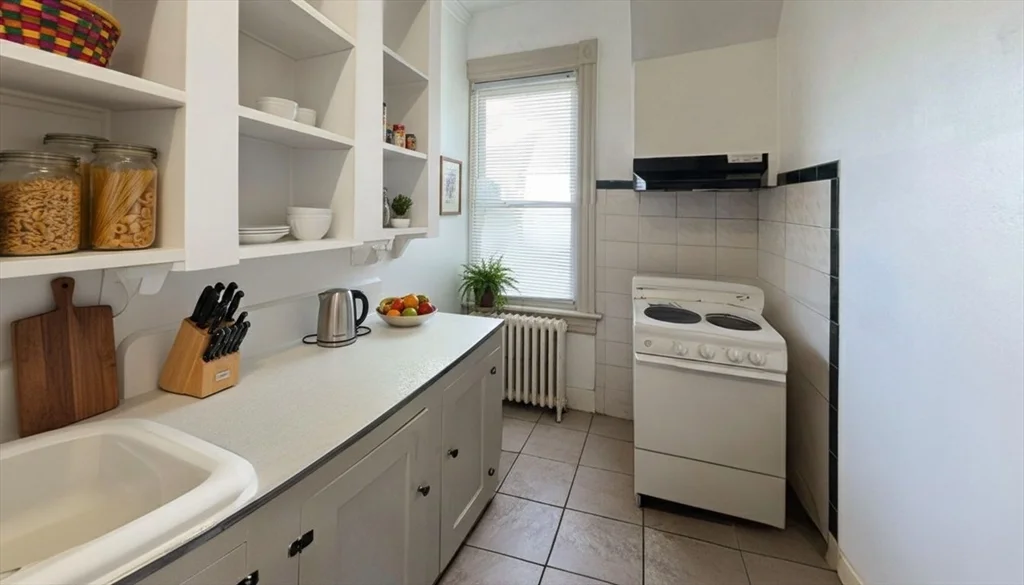 1 bed, 1 bath apartment for rent at 14 Tappan Unit 2R, Attleboro — photo 3 of 10