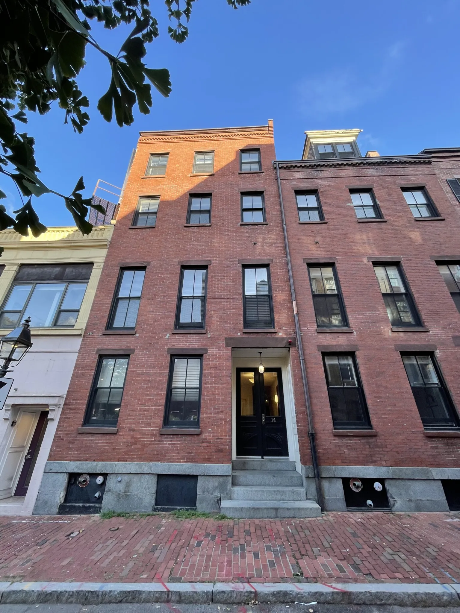 1 bed, 1 bath apartment for rent at 14 Temple St Unit 4, Beacon Hill