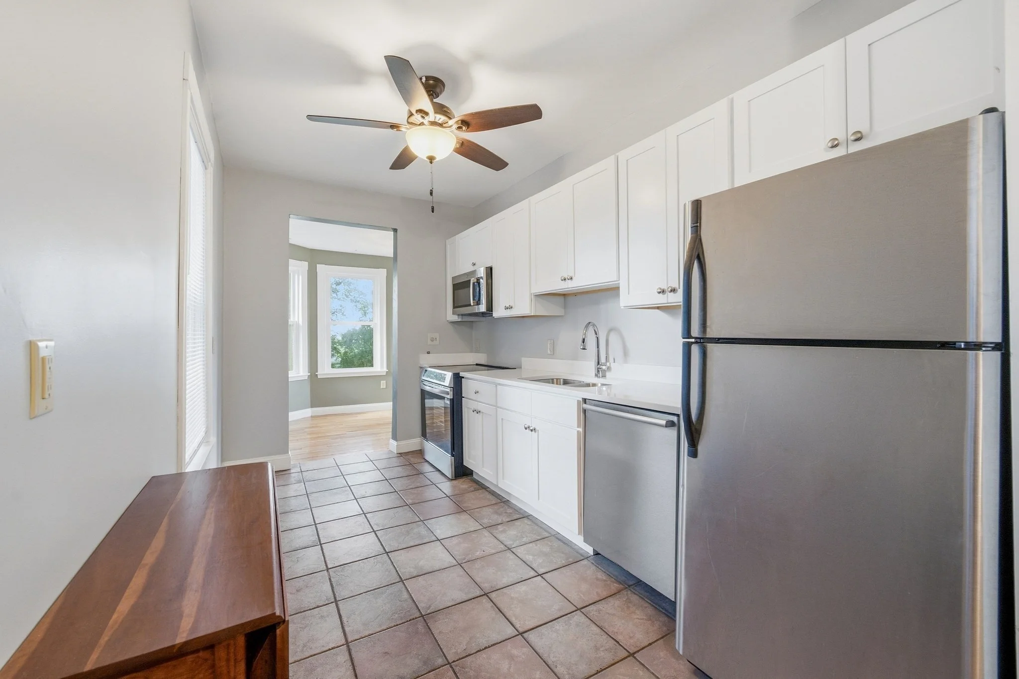 3 bed, 2 bath apartment for rent at 14 Thwing St Unit 1, Roxbury — photo 5 of 28