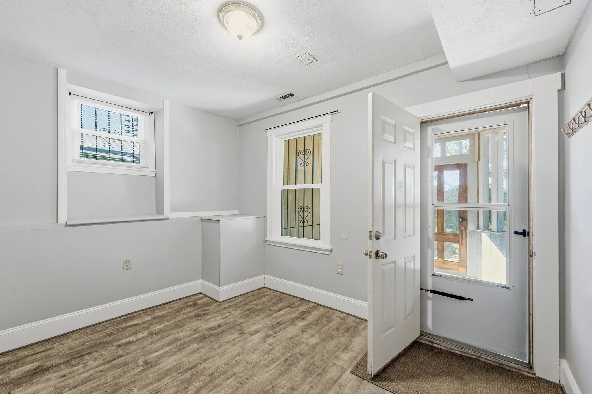3 bed, 2 bath apartment for rent at 14 Thwing St Unit 1, Roxbury — photo 23 of 28