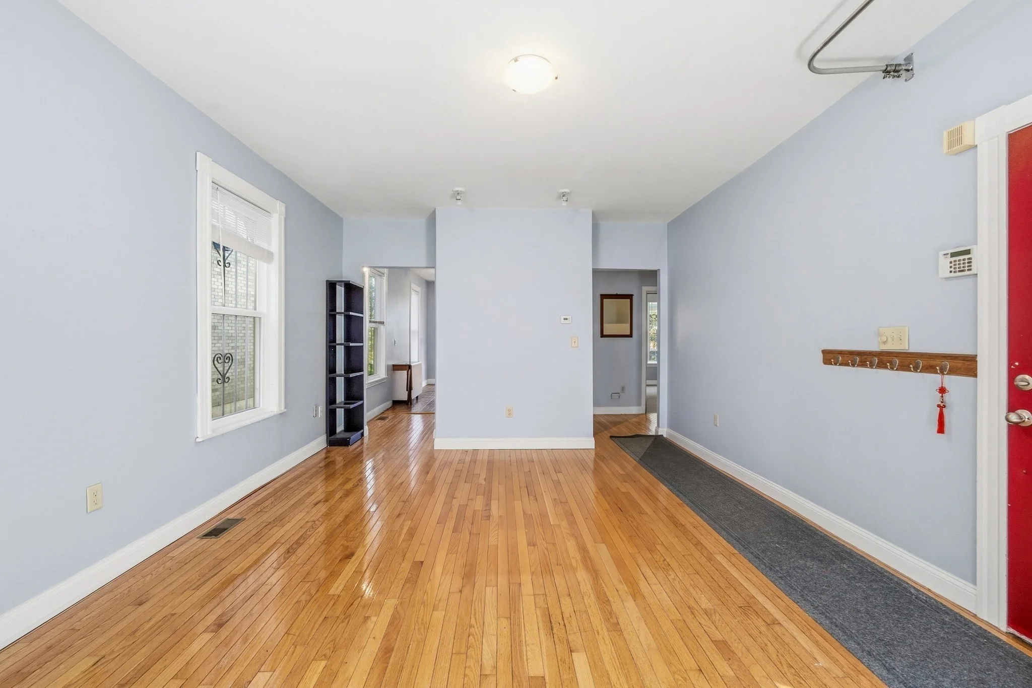 3 bed, 2 bath apartment for rent at 14 Thwing St Unit 1, Roxbury — photo 3 of 28