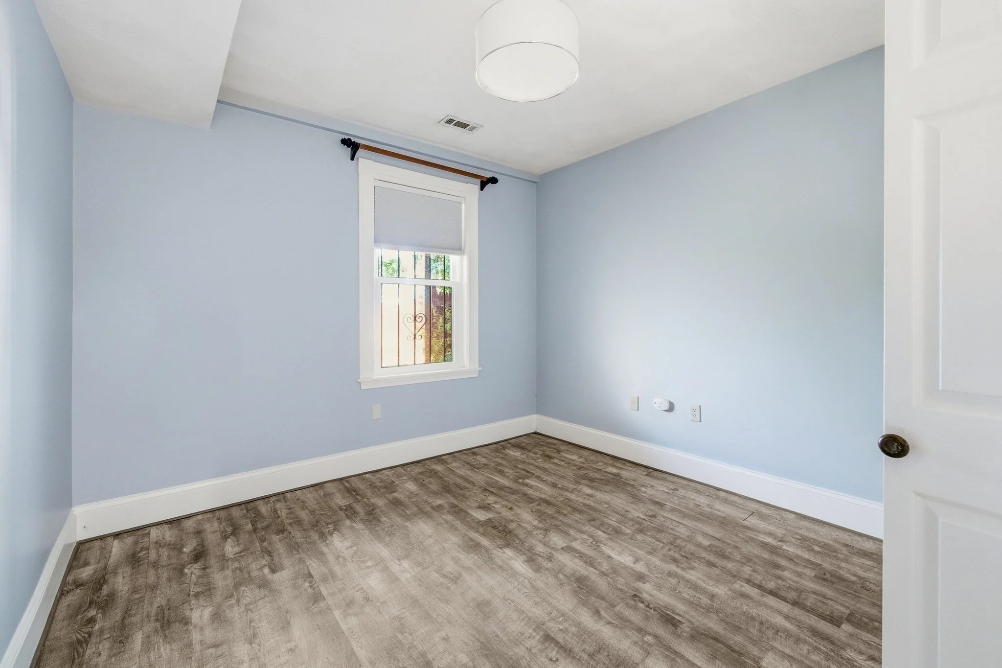 3 bed, 2 bath apartment for rent at 14 Thwing St Unit 1, Roxbury — photo 17 of 28
