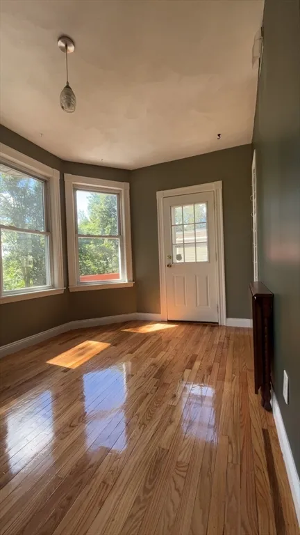 3 bed, 2 bath apartment for rent at 14 Thwing St Unit 1, Roxbury — photo 4 of 9