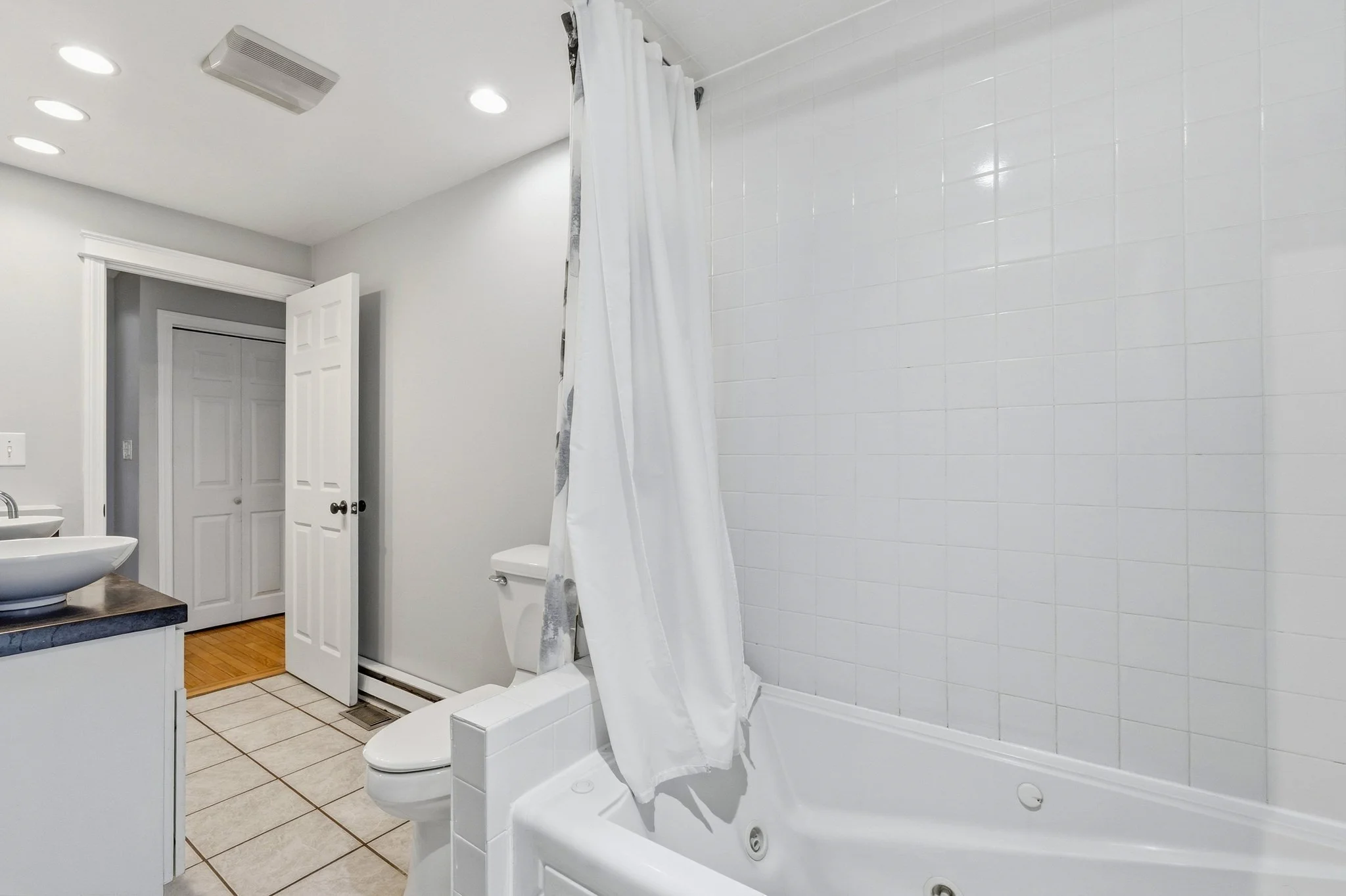 3 bed, 2 bath apartment for rent at 14 Thwing St Unit 1, Roxbury — photo 13 of 28