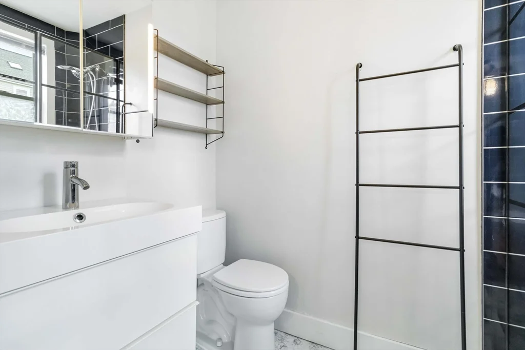 3 bed, 2 bath apartment for rent at 14 Torrey St Unit 1, Dorchester — photo 7 of 20