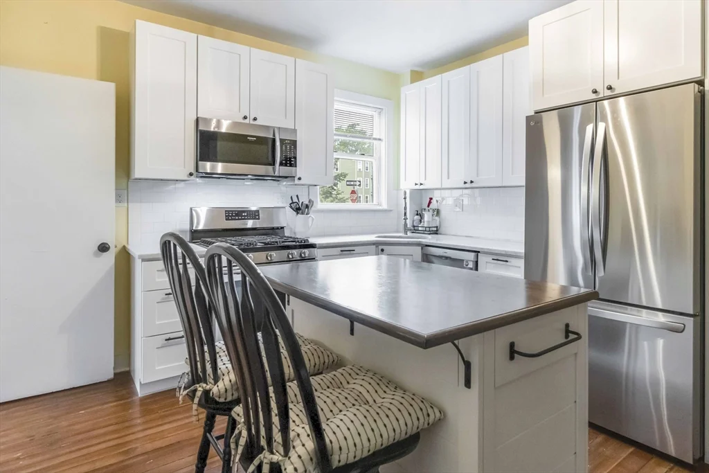 3 bed, 2 bath apartment for rent at 14 Torrey St Unit 1, Dorchester — photo 1 of 20