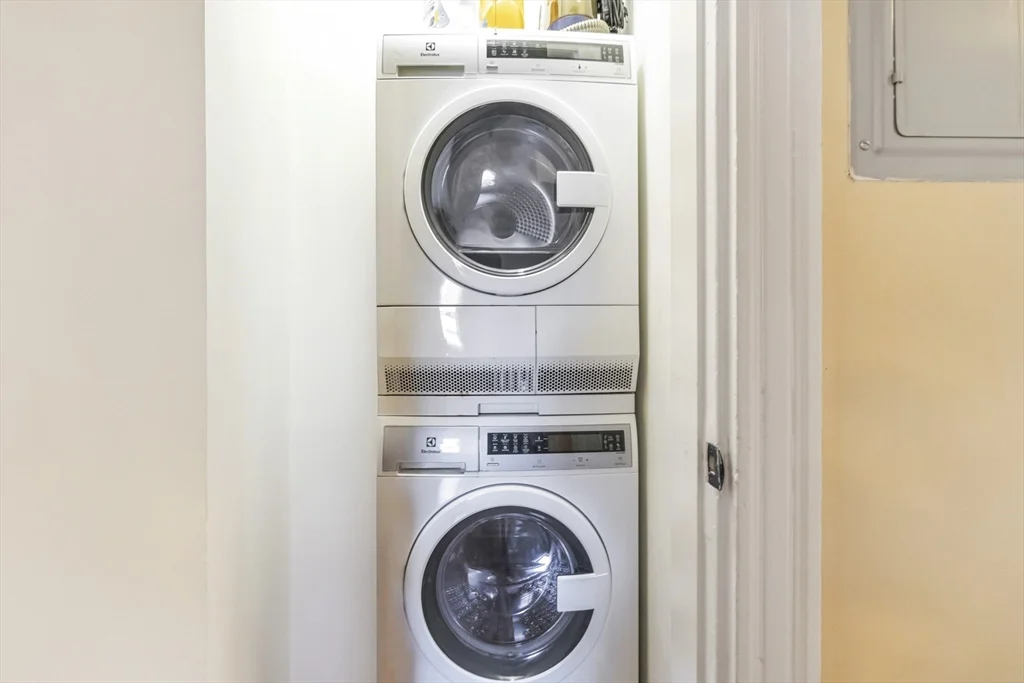 3 bed, 2 bath apartment for rent at 14 Torrey St Unit 1, Dorchester — photo 8 of 20