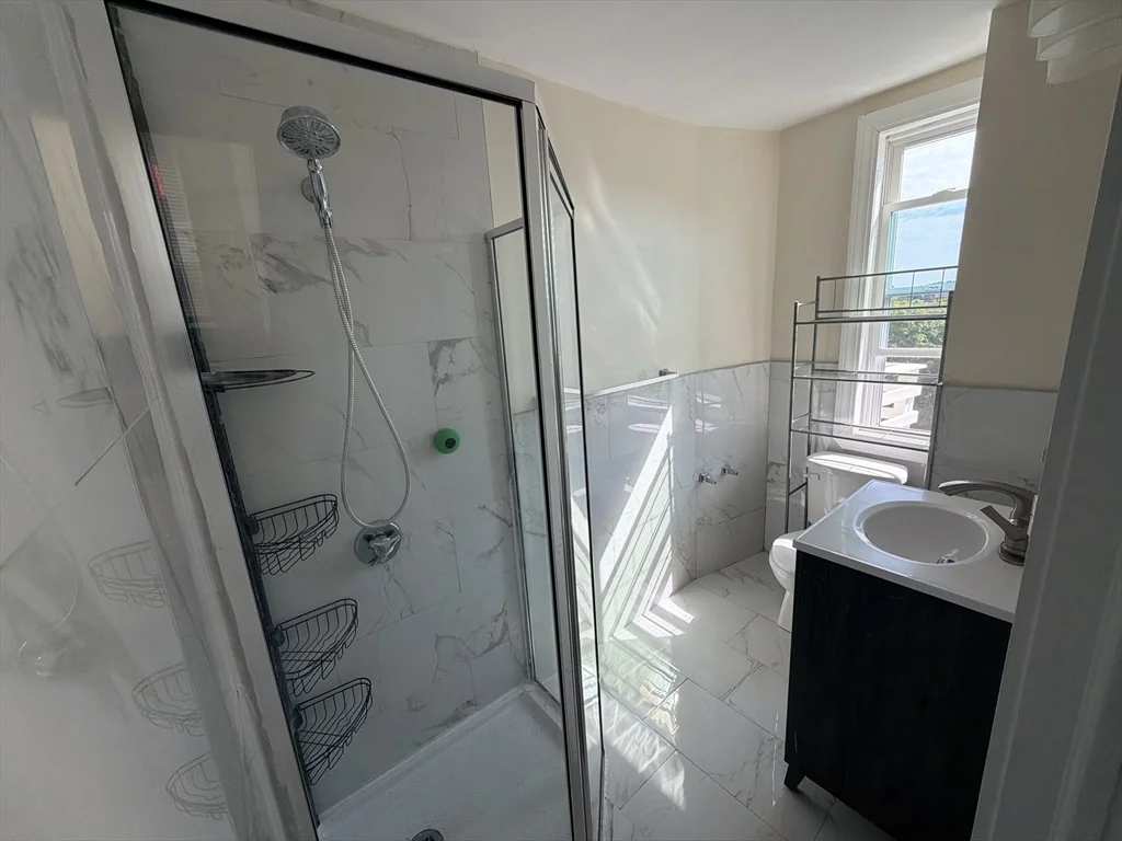 2 bed, 1 bath apartment for rent at 14 Tower Ave Unit 3, West Lynn — photo 2 of 9