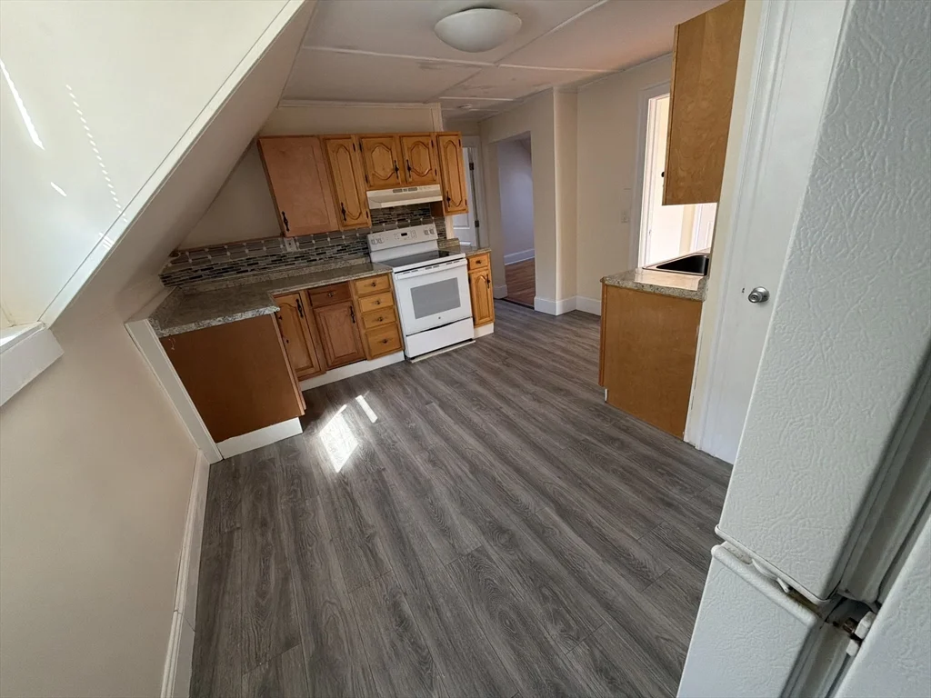 2 bed, 1 bath apartment for rent at 14 Tower Ave Unit 3, West Lynn — photo 3 of 9