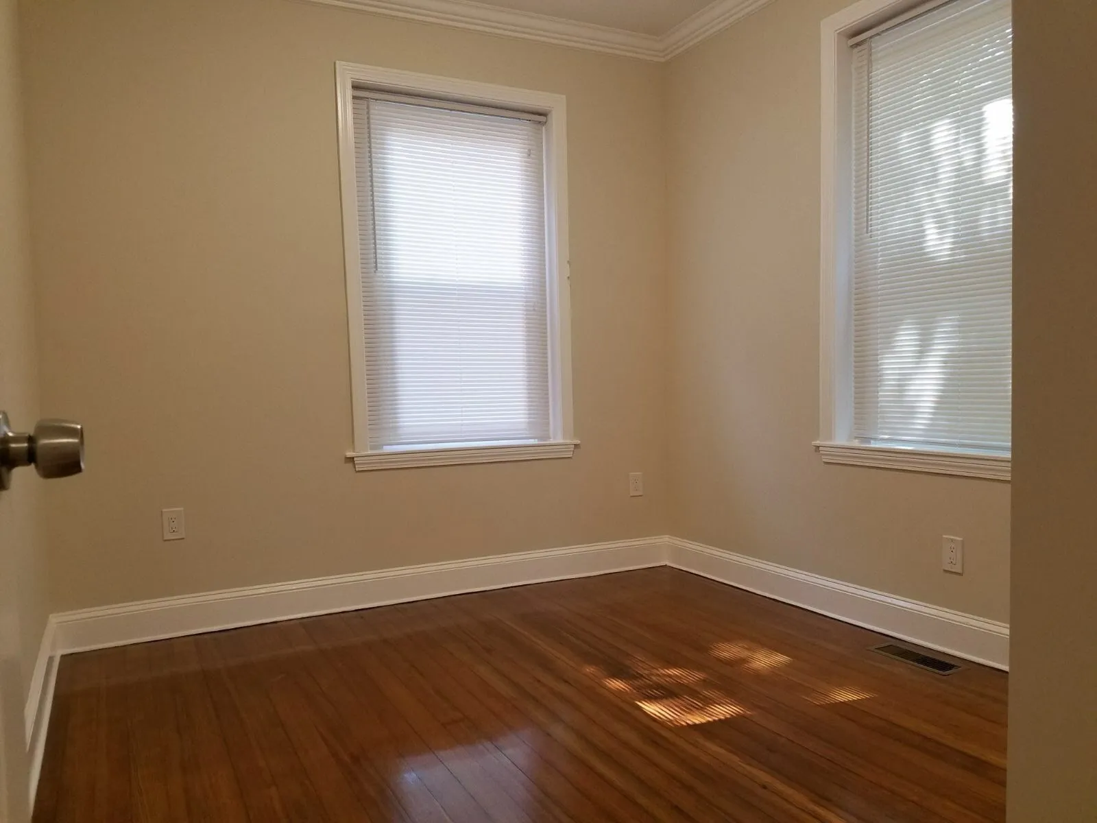 3 bed, 1 bath apartment for rent at 14 Townsend St Unit 1, Roxbury — photo 10 of 21