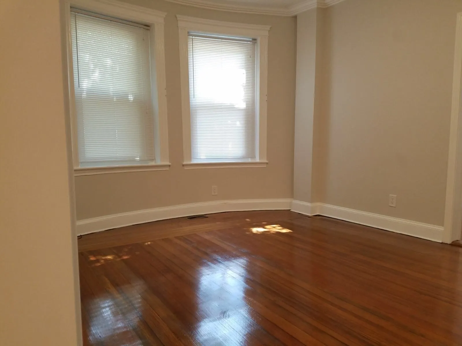3 bed, 1 bath apartment for rent at 14 Townsend St Unit 3, Roxbury — photo 2 of 17
