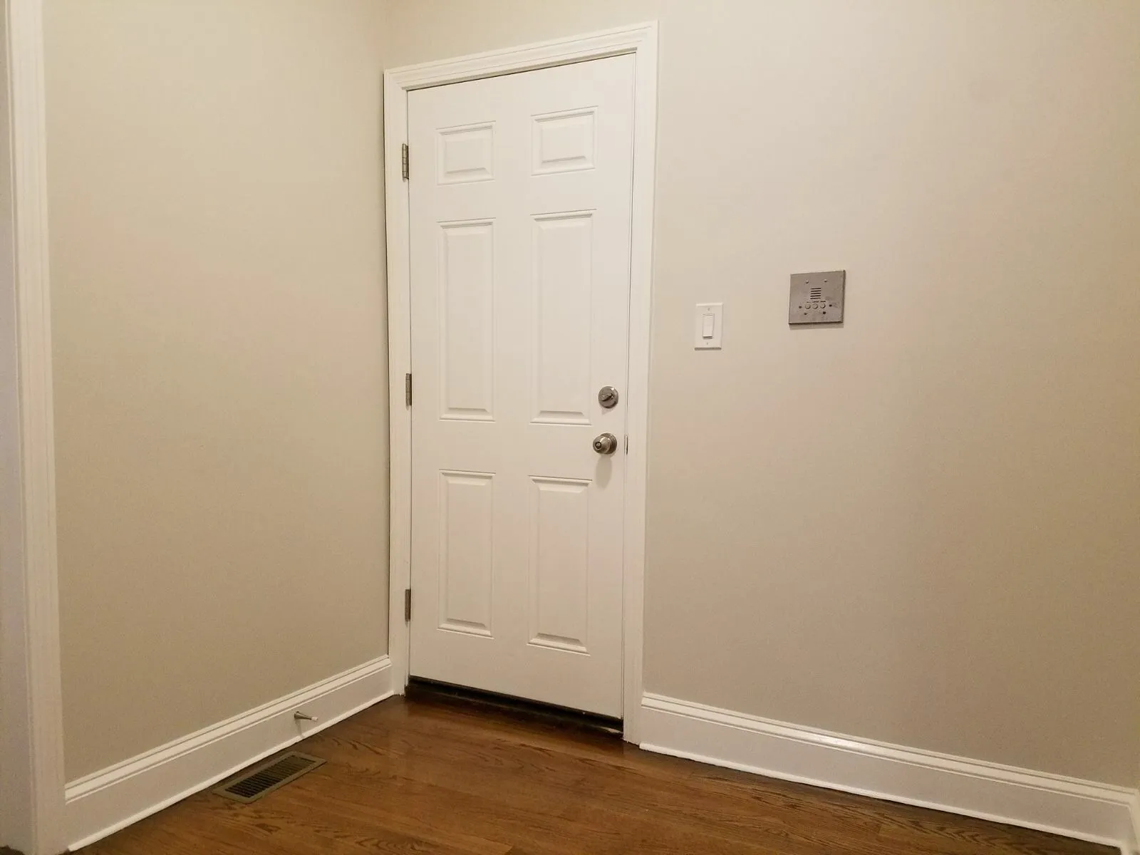3 bed, 1 bath apartment for rent at 14 Townsend St Unit 6, Roxbury — photo 3 of 28