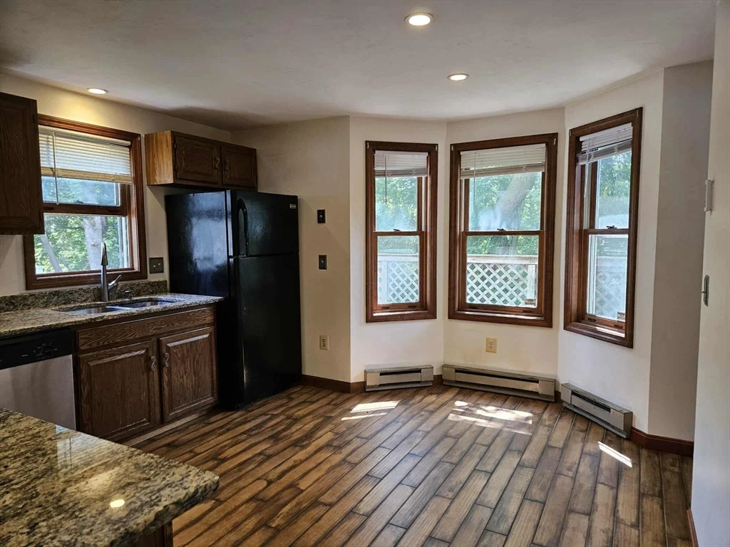 3 bed, 1 bath apartment for rent at 14 Travis Unit 1, Worcester — photo 4 of 16