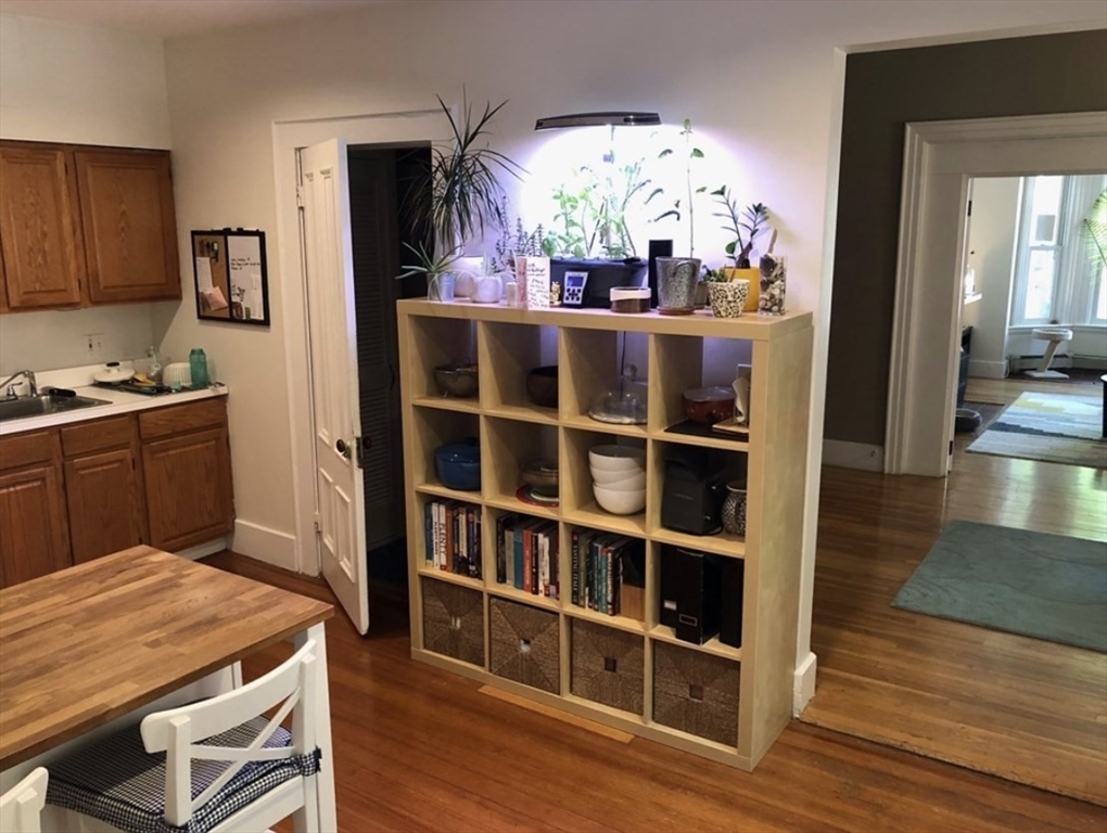2 bed, 1 bath apartment for rent at 14 Trowbridge St Unit 2, Harvard Square — photo 3 of 8