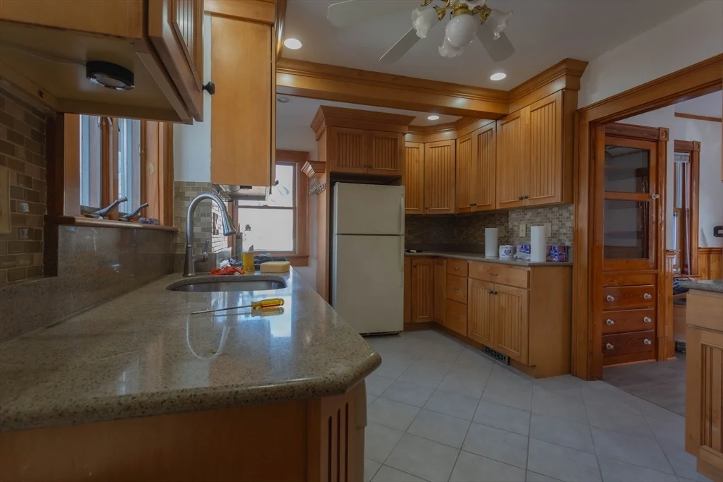 2 bed, 1 bath apartment for rent at 14 Vanness Rd, Weymouth — photo 3 of 10