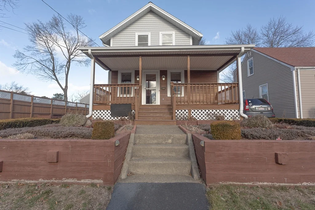 2 bed, 1 bath apartment for rent at 14 Vanness Rd, Weymouth