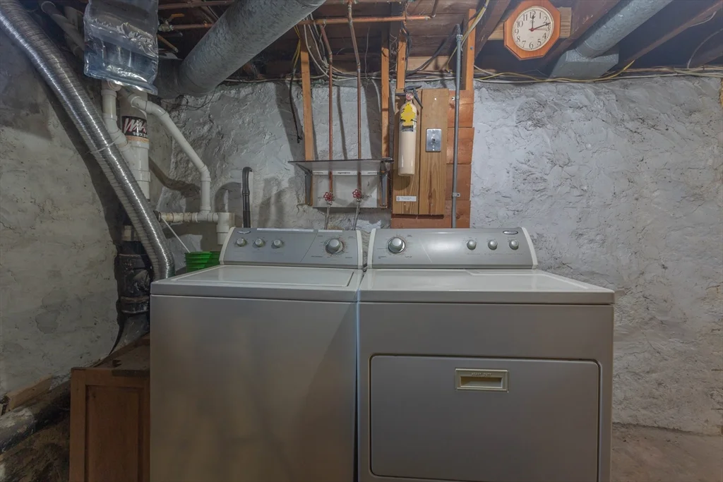 2 bed, 1 bath apartment for rent at 14 Vanness Rd, Weymouth — photo 10 of 10