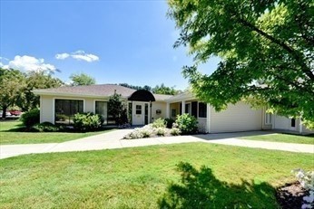 2 bed, 1 bath apartment for rent at 14 Village Green Ln Unit 1, Natick — photo 5 of 12
